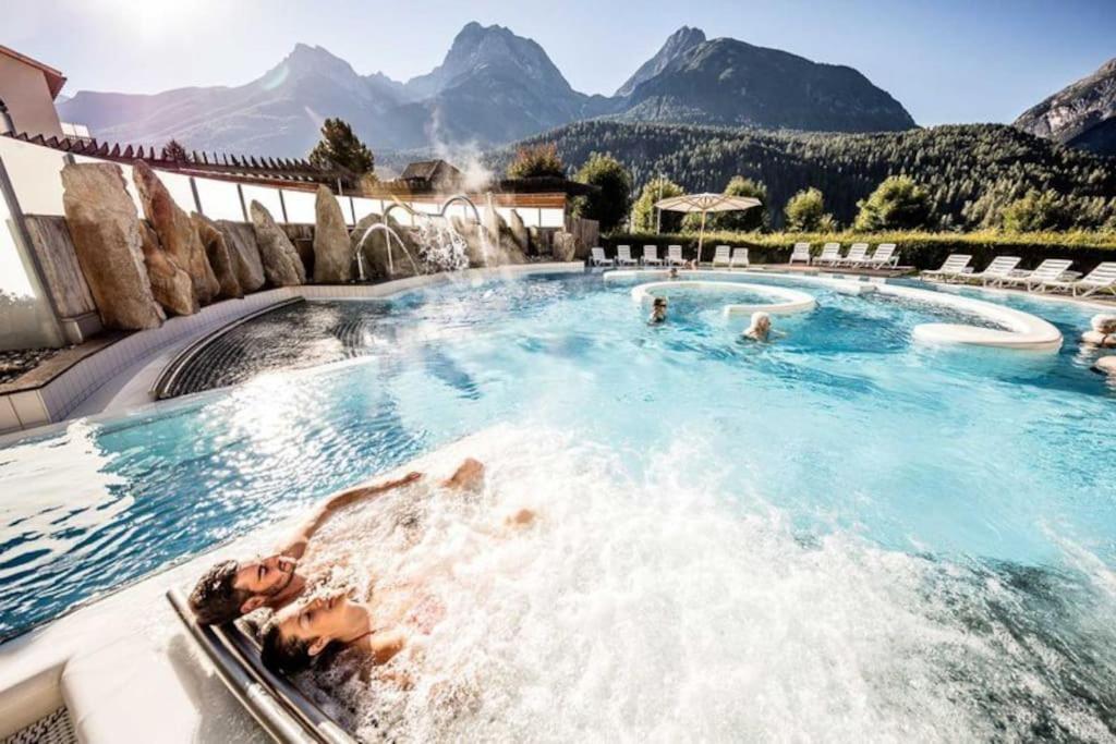 Aaa Chalet Allegra Rojo With Mountain View سكول المظهر الخارجي الصورة