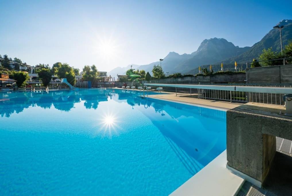 Aaa Chalet Allegra Rojo With Mountain View سكول المظهر الخارجي الصورة